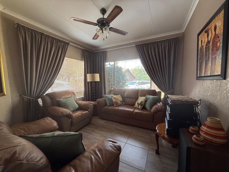 4 Bedroom Property for Sale in Geelhoutpark North West